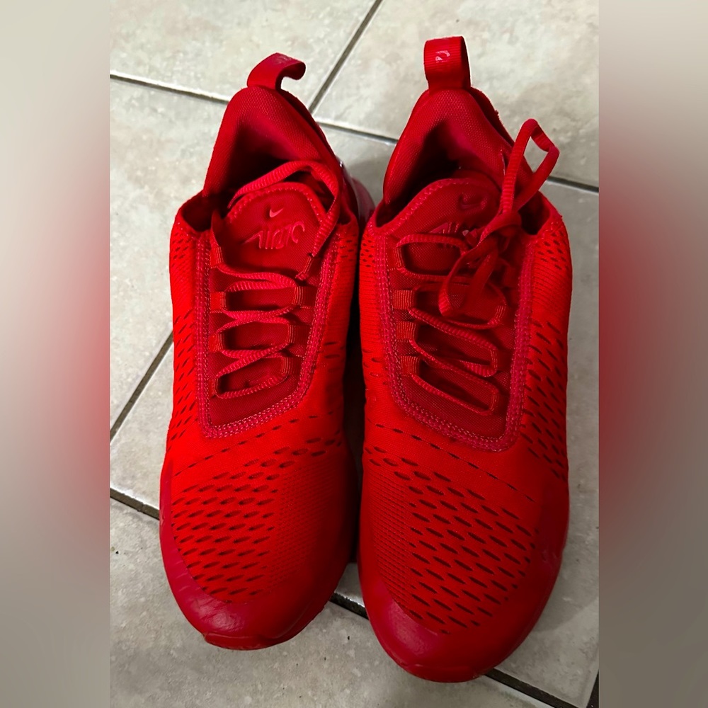 (SOLD) Triple Red Nike air max 270